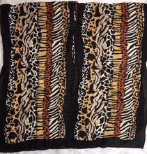 Load image into Gallery viewer, Stone Studded &amp; Mixed Print Kimonos
